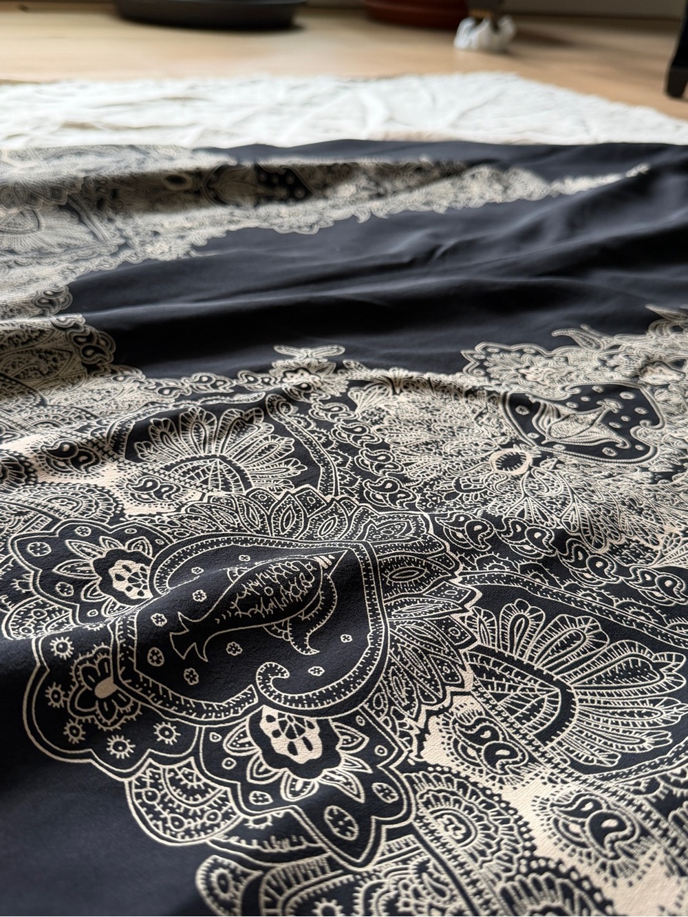 Vintage 100% silk Black Maxi skirt hankerchief hem whimsical paisley accent - Picture 8 of 16